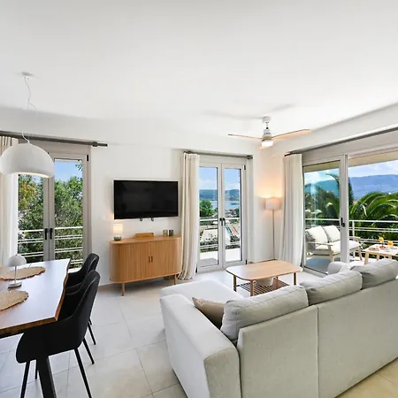 Maison D' Azur
